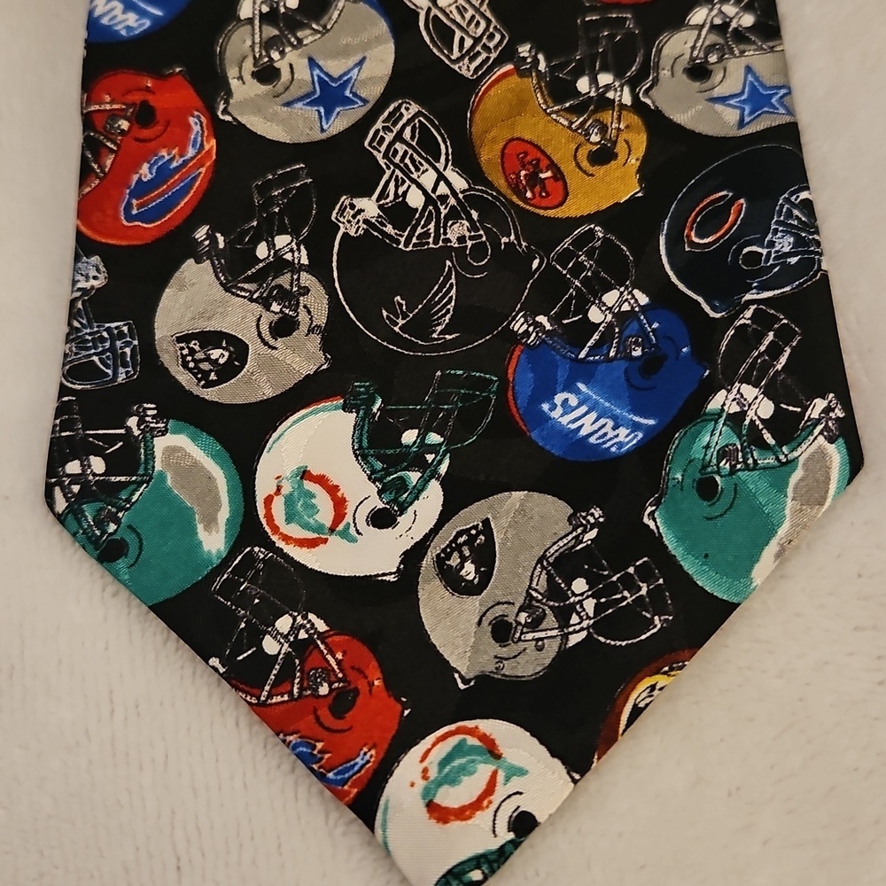 3/$30 Vtg TEAM NFL Football Helmets Tie - Picture 3 of 7